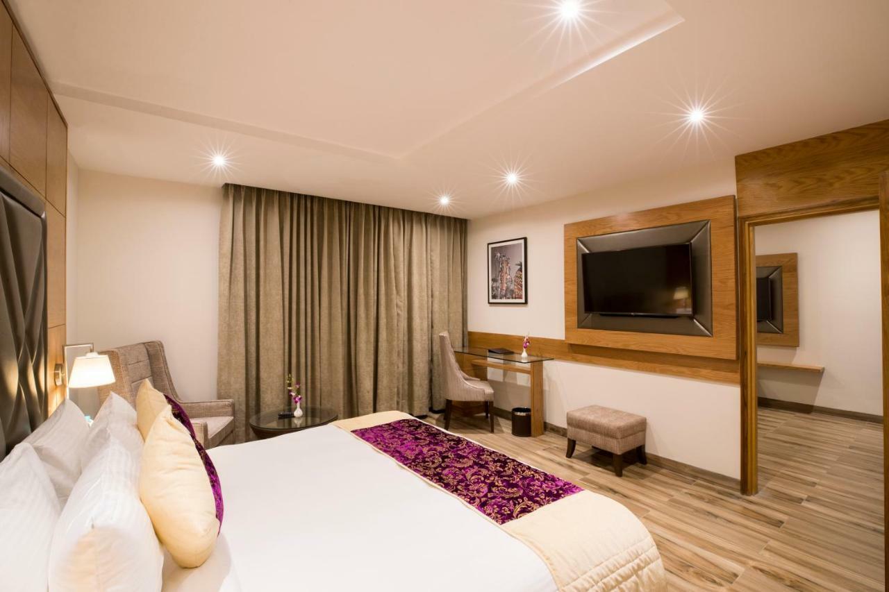 Regenta Central Cassia Zirakpur Chandigarh Exteriér fotografie