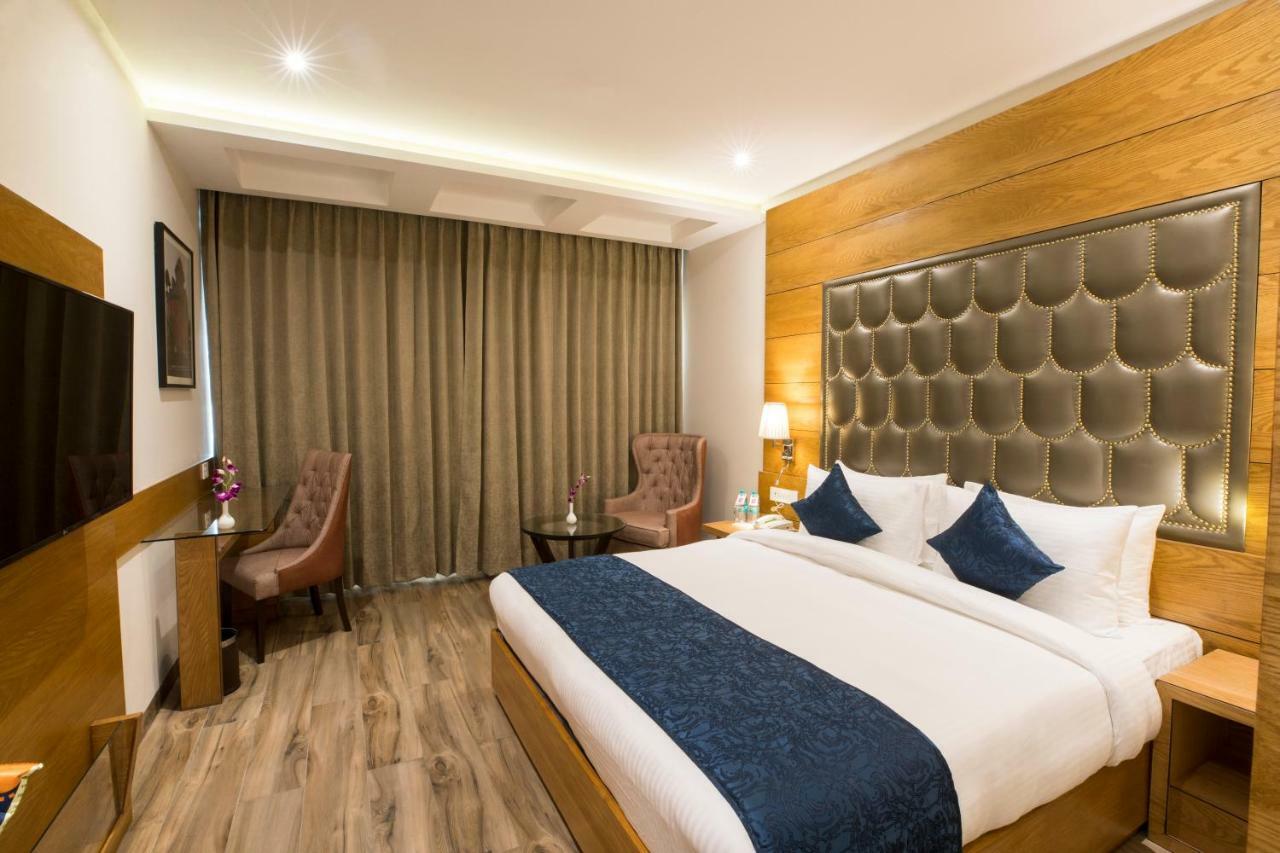 Regenta Central Cassia Zirakpur Chandigarh Exteriér fotografie