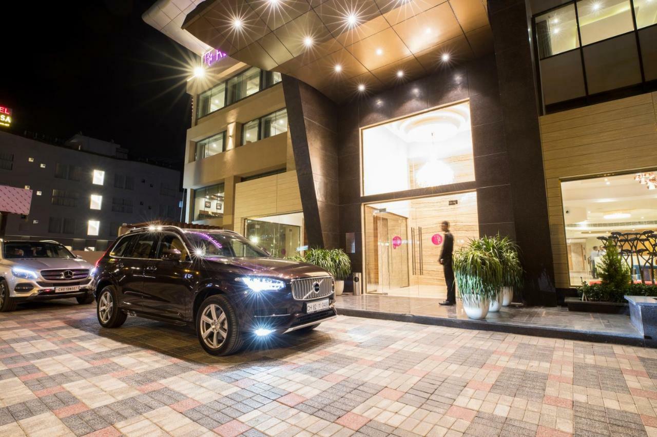 Regenta Central Cassia Zirakpur Chandigarh Exteriér fotografie